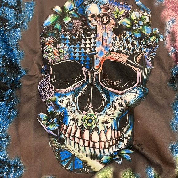 NWOT Plus Size Women’s Long Sleeve Lightweight Halloween Sugar Skull Sweatshirt - Picture 7 of 15
